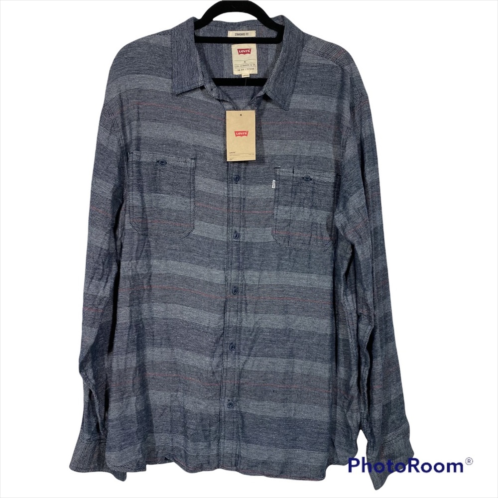 Levi’s Men’s standard fit blue striped long sleeve button down shirt